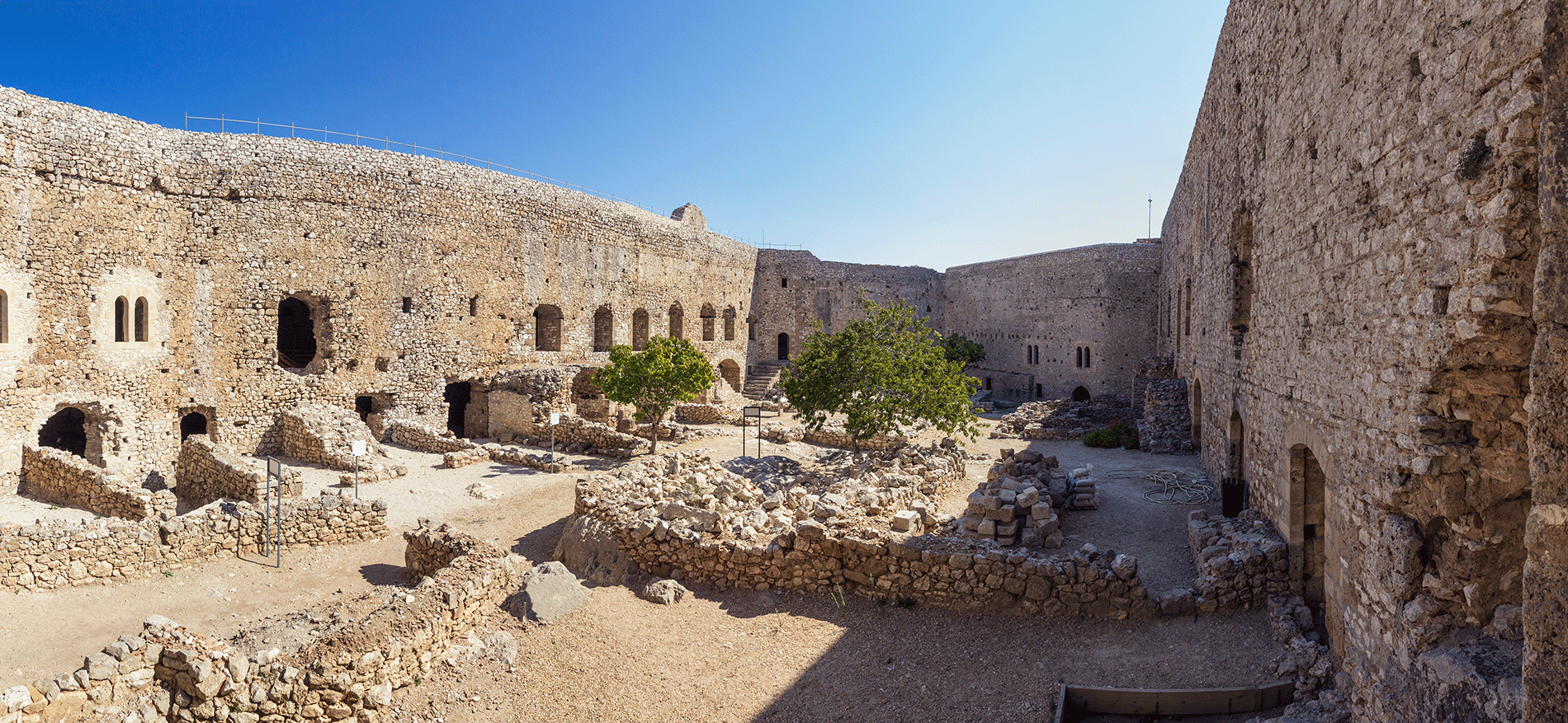 Scopri di più sull'articolo Tour di un giorno: Castello di Chlemoutsi, Monastero di Vlacherna & Tour dell’ Antica Ilida